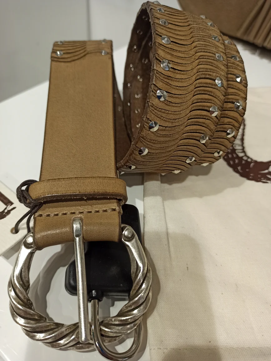 martinica ceintures rock cuir cloutées – Image 2