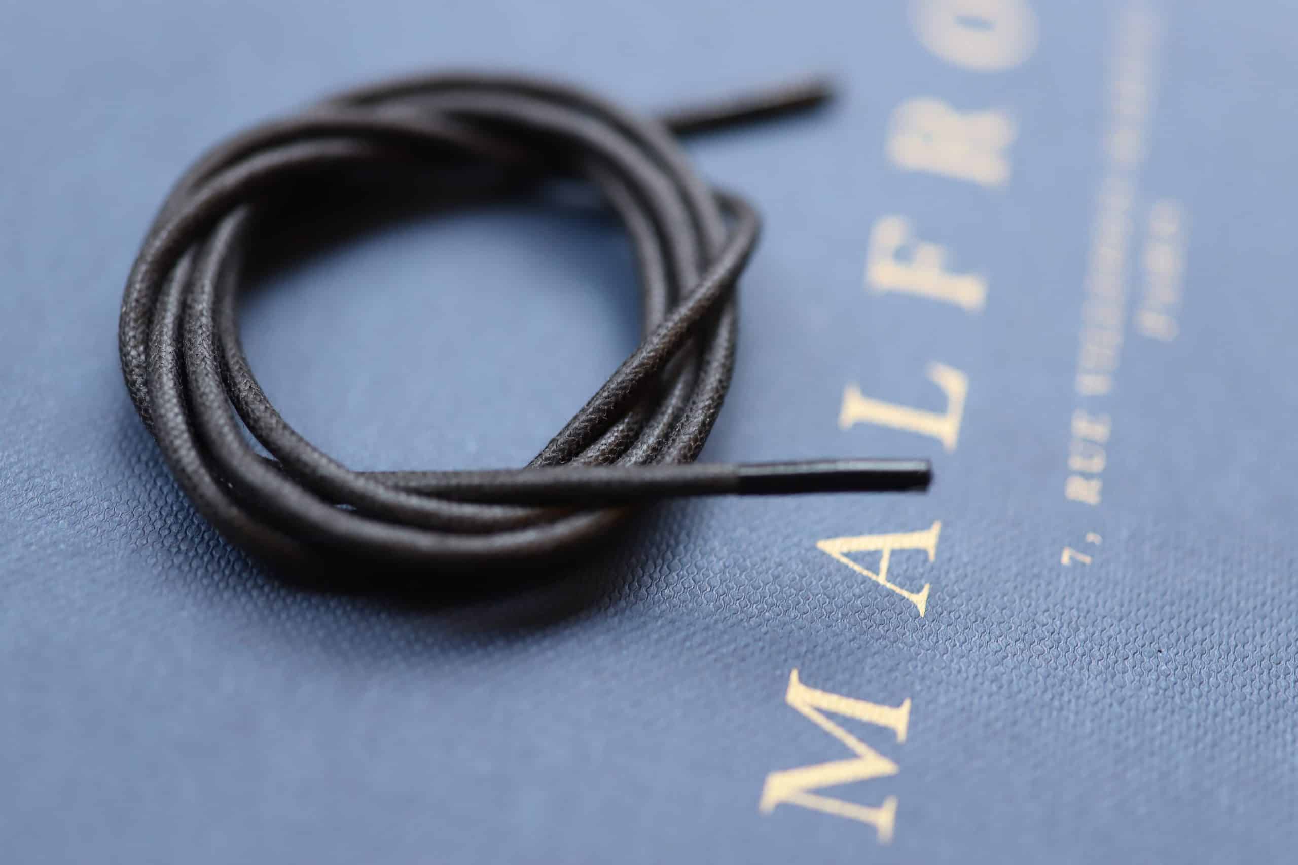 « Médaille d’or » shoe laces in black – Image 3
