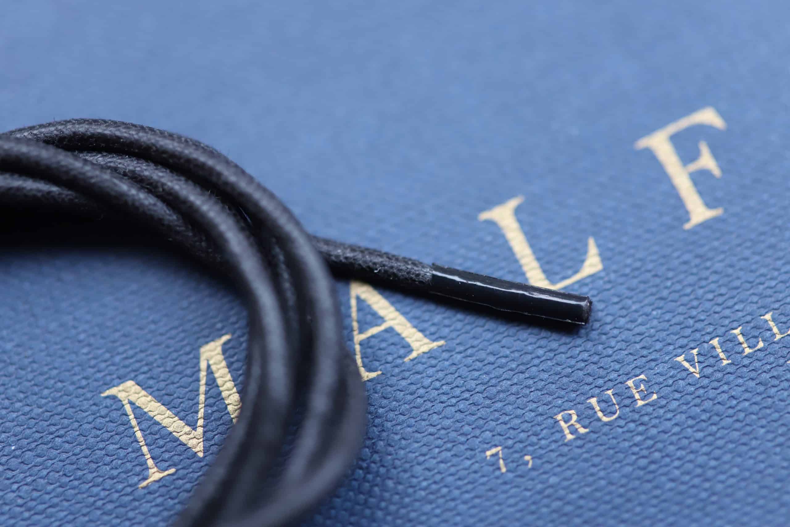 « Médaille d’or » shoe laces in black – Image 6