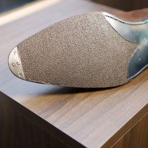 Shoe sole and iron cap plate & handmade « joker » finish