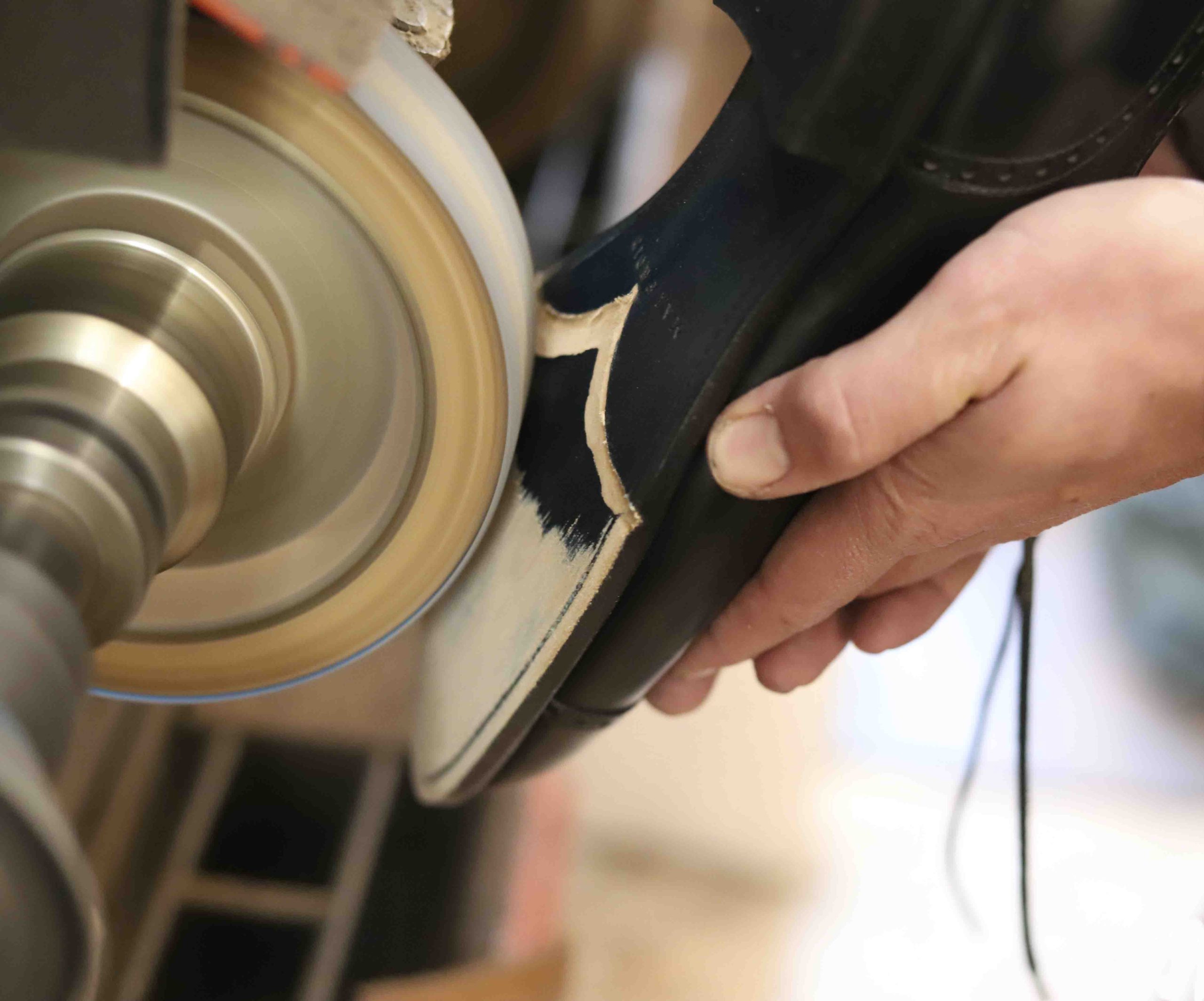 Shoe sole and iron cap plate & handmade « joker » finish – Image 6