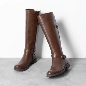 Bottes cavalières femme en cuir style western avec talon plat et boucle rétro